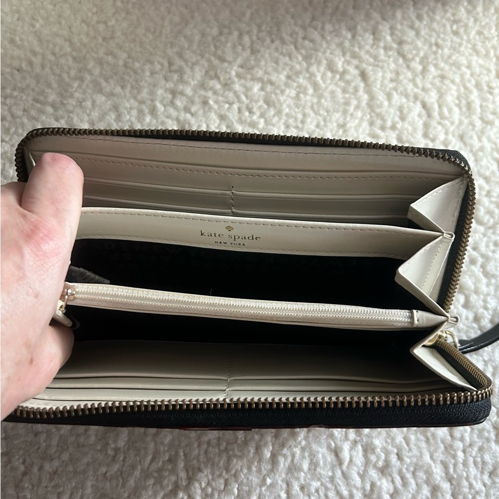 Kate Spade wallet - Picture 4 of 6